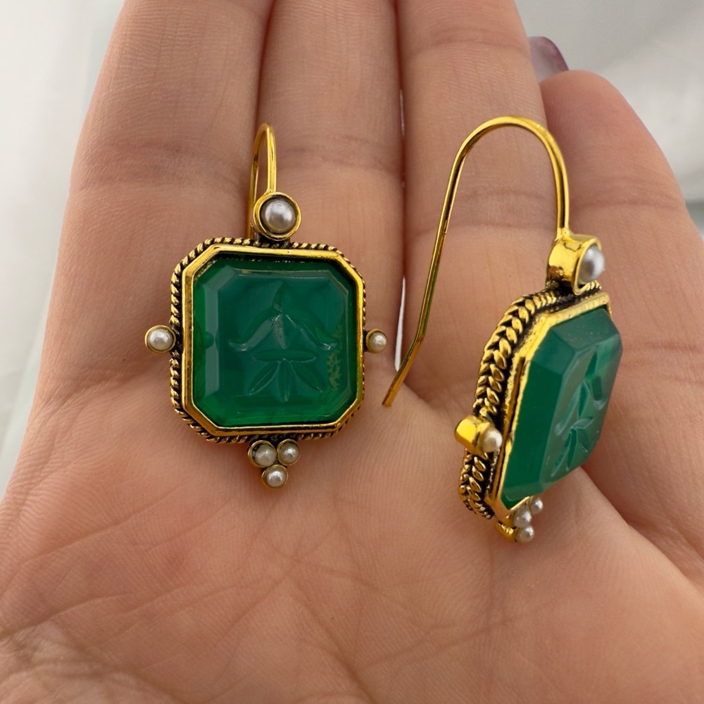 Timeless Green & Gold Drop Earrings – Quiet Luxury Look - Picture 8 of 10